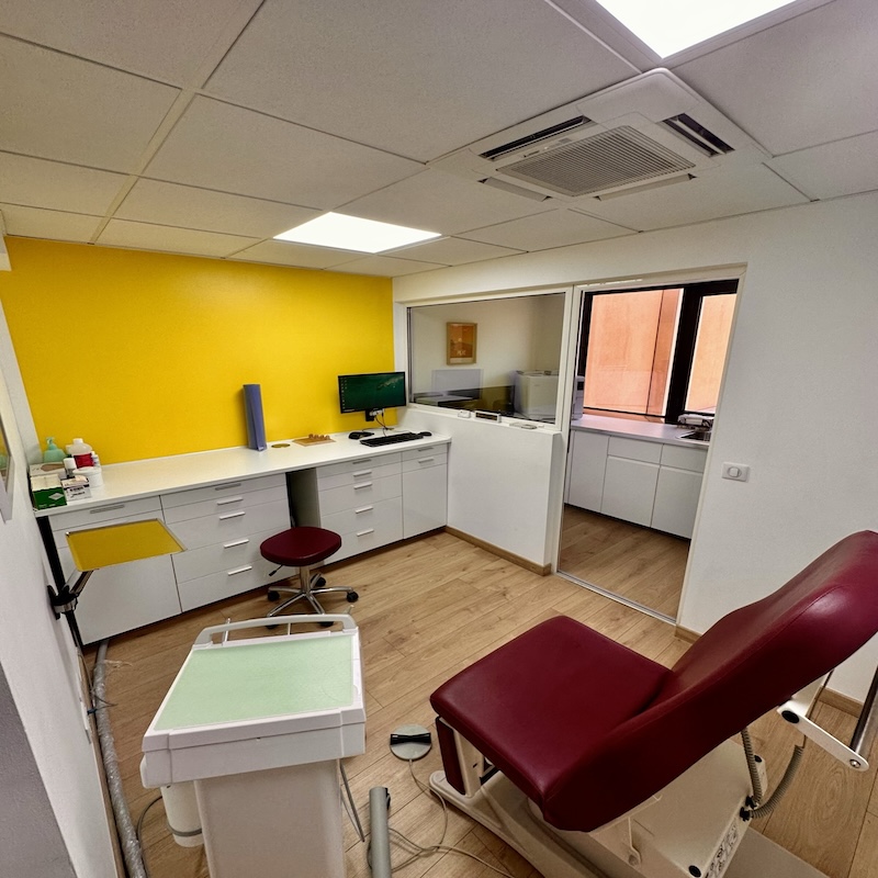 Salle de soins de pédicurie.