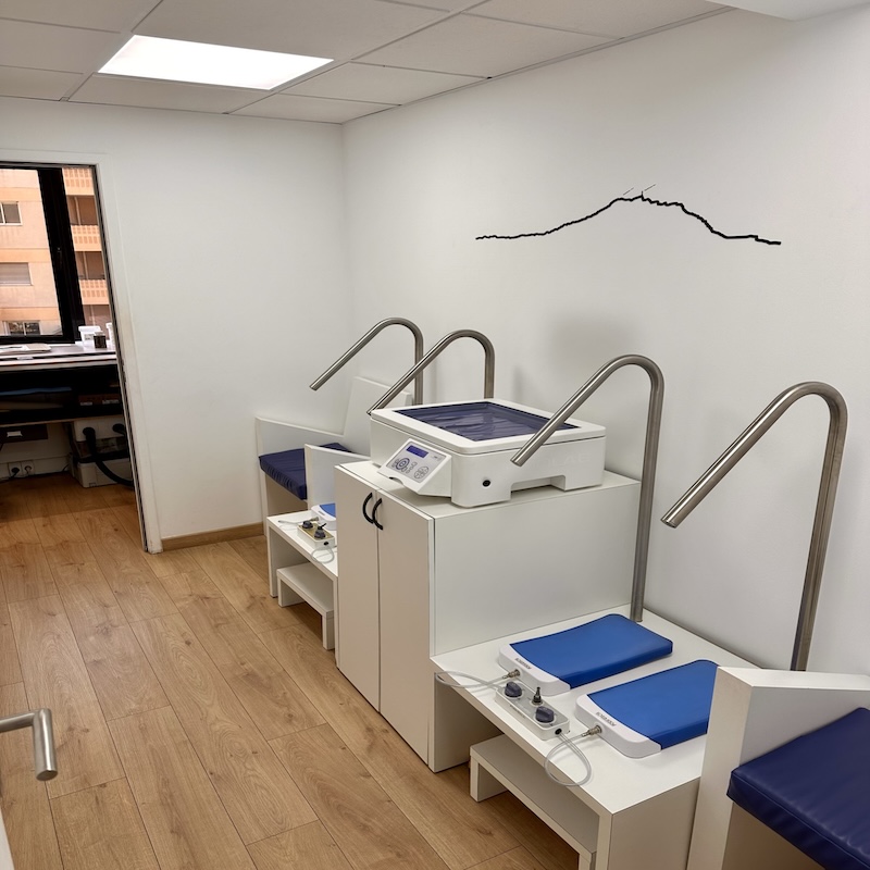 Salle de thermoformage. C'est ici que l'on vous rendra vos semelles.